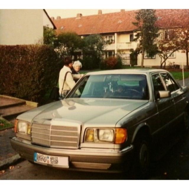 US-Scheinwerfer (Erstserie) an einem Zweitserien-W126.